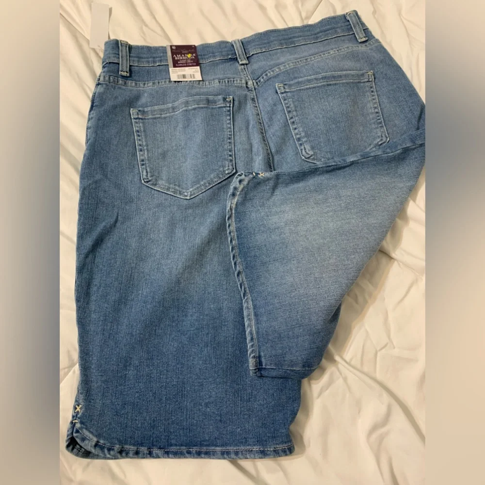 Women’s size 14 Denim Bermuda Shorts Classic Jorts Summer Beach Travel